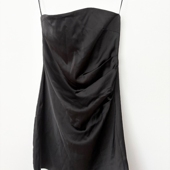 WAYF Kenny satin strapless mini dress - Picture 3 of 6
